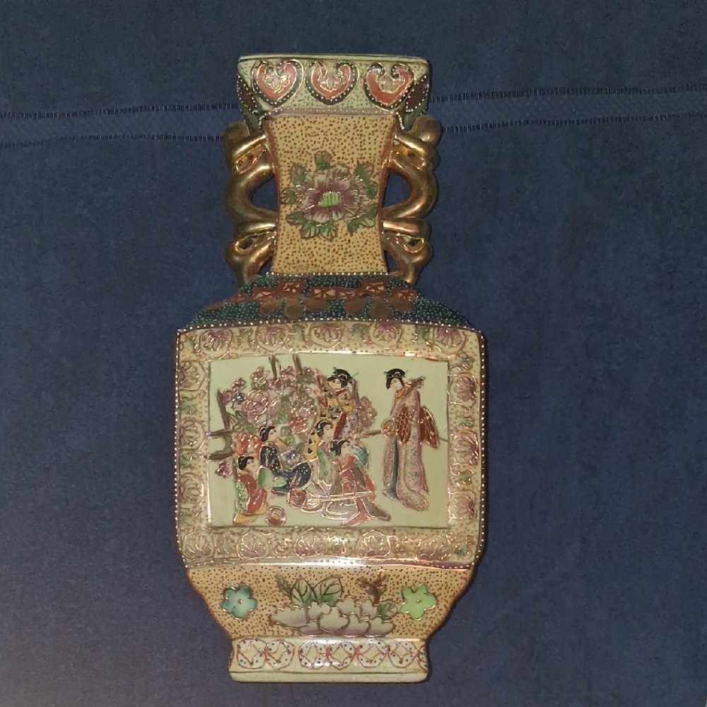 RARE Royal Satsuma Moriage Palace Vase - Ornate Hand-Painted Gold Gilt.